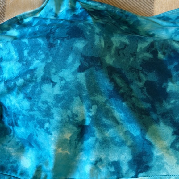 Lands end bathing suit top. - Picture 2 of 6